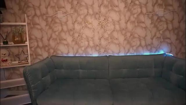 Image 7 of molinmoon Stream on Chaturbate on 26 days ago