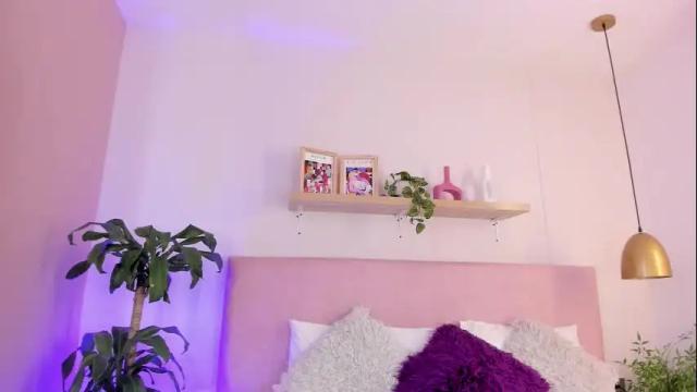 Image 2 of moll1e_ Stream on Chaturbate on 6 days ago
