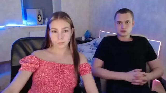Image 2 of molli_and_stephen Stream on Chaturbate on 18 months ago