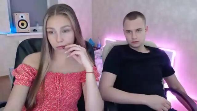 Image 7 of molli_and_stephen Stream on Chaturbate on 17 months ago