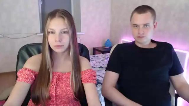 Image 3 of molli_and_stephen Stream on Chaturbate on 17 months ago