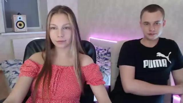 Image 3 of molli_and_stephen Stream on Chaturbate on 17 months ago