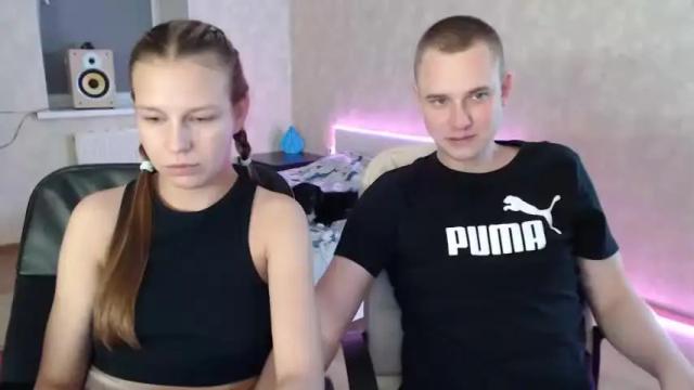 Image 8 of molli_and_stephen Stream on Chaturbate on 16 months ago