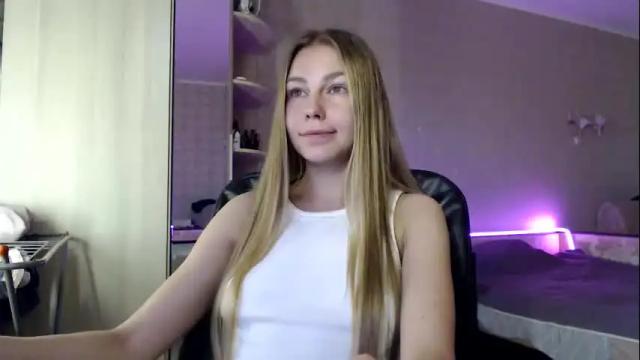 Image 6 of molli_and_tom Stream on Chaturbate on 13 days ago