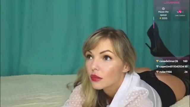 Image 12 of molliblum Stream on Chaturbate on 1 month ago