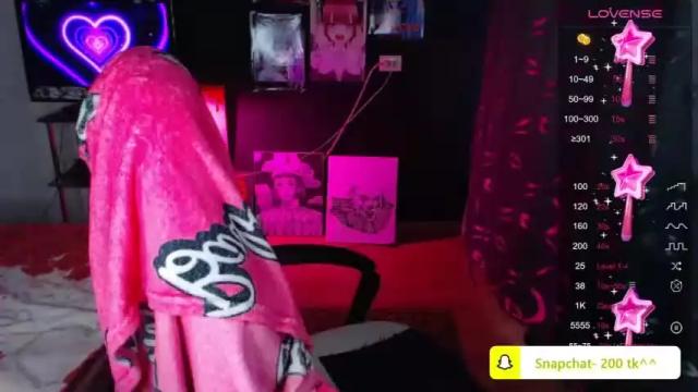 Image 4 of molly___moon Stream on Chaturbate on 16 months ago