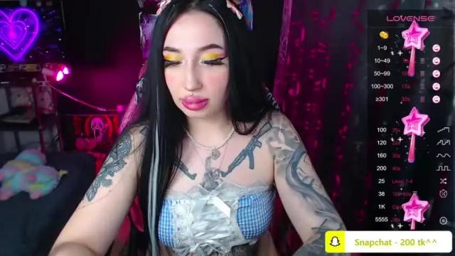 Image 4 of molly___moon Stream on Chaturbate on 14 months ago