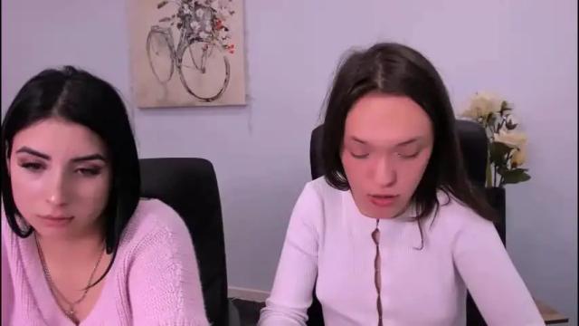 Image 2 of molly__lips Stream on Chaturbate on 18 months ago