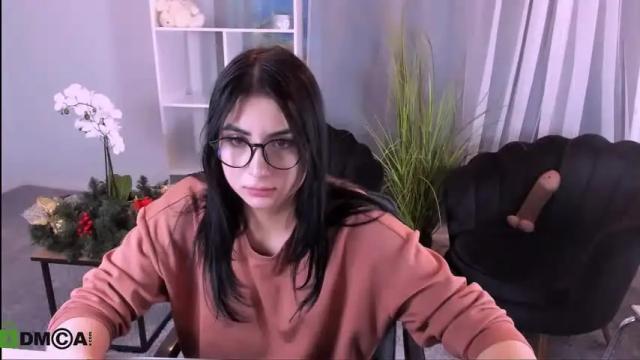 Image 2 of molly__lips Stream on Chaturbate on 17 months ago