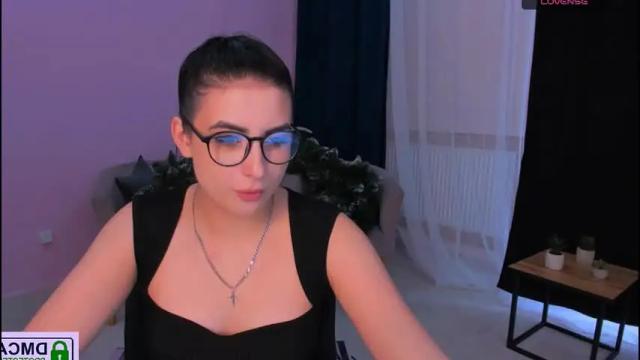 Image 8 of molly__lips Stream on Chaturbate on 17 months ago