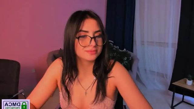 Image 8 of molly__lips Stream on Chaturbate on 17 months ago