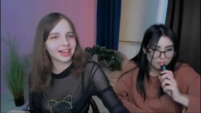 Image 7 of molly__lips Stream on Chaturbate on 17 months ago