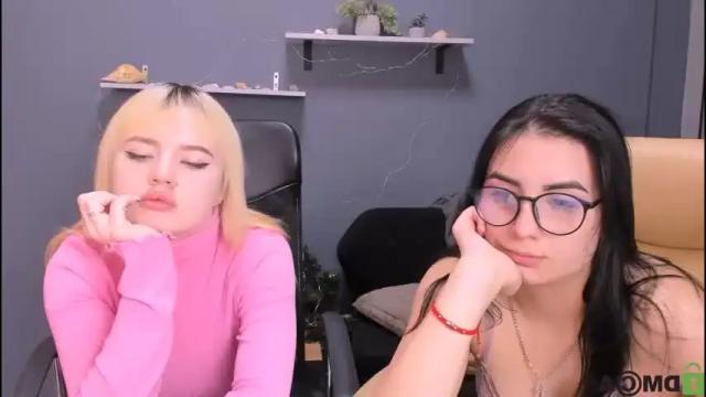 Image 12 of molly__lips Stream on Chaturbate on 17 months ago