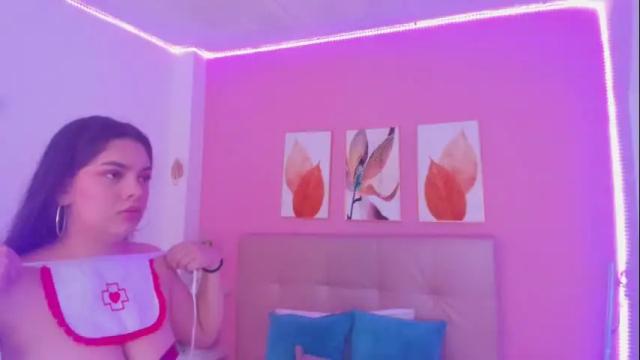 Image 2 of molly_beckers Stream on Chaturbate on 1 month ago
