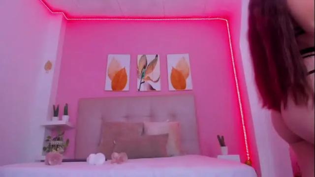 Image 2 of molly_beckers Stream on Chaturbate on 25 days ago