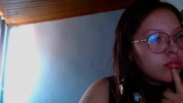Image 2 of molly_brownn Stream on Chaturbate on 15 months ago