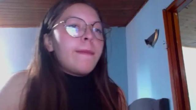 Image 8 of molly_brownn Stream on Chaturbate on 15 months ago