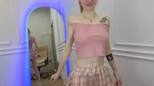 Image 6 of molly_cutie_pie Stream on Chaturbate on 24 months ago