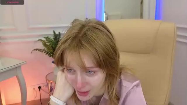 Image 6 of molly_cutie_pie Stream on Chaturbate on 24 months ago