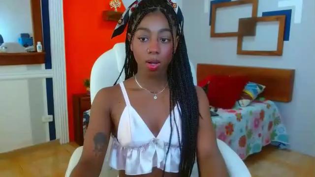 Image 3 of molly_horny20 Stream on Chaturbate on 18 months ago
