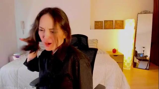 Image 10 of molly_marmalade_ Stream on Chaturbate on 16 days ago