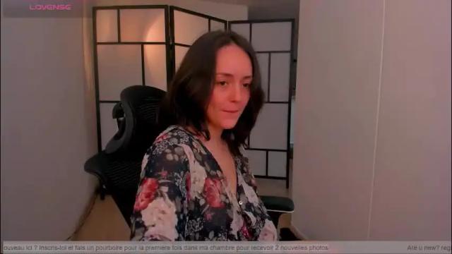 Image 2 of molly_marmalade_ Stream on Chaturbate on 1 month ago