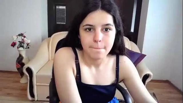 Image 2 of molly_owens Stream on Chaturbate on 8 months ago