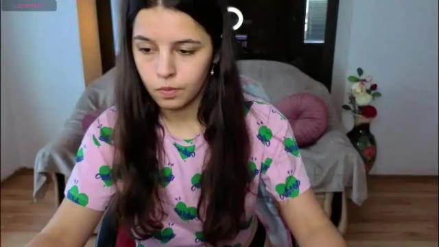 Image 2 of molly_owens Stream on Chaturbate on 5 months ago