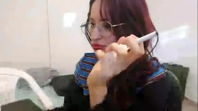 Image 4 of molly_popp Stream on Chaturbate on 2 months ago
