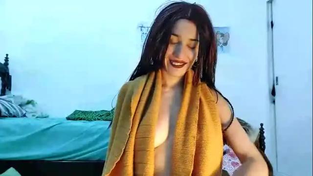 Image 4 of molly_popp Stream on Chaturbate on 8 days ago