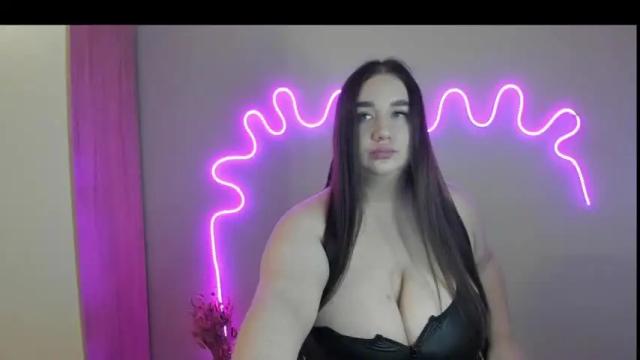 Image 4 of molly_rali Stream on Chaturbate on 18 months ago