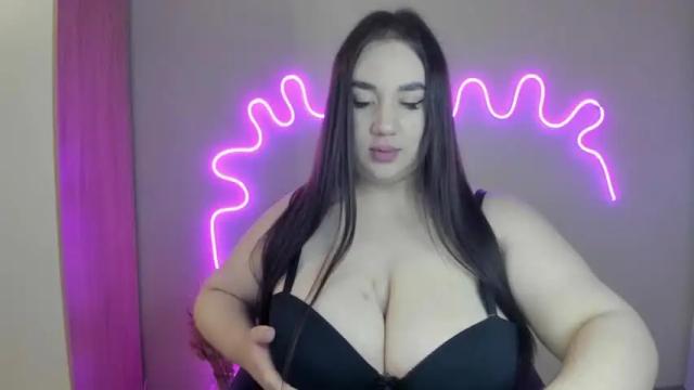 Image 10 of molly_rali Stream on Chaturbate on 18 months ago