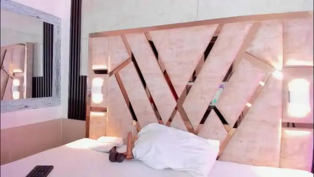 Image 3 of molly_sweetee Stream on Chaturbate on 27 days ago