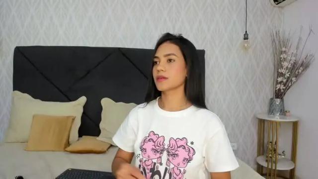 Image 3 of molly_tafur Stream on Chaturbate on 14 months ago