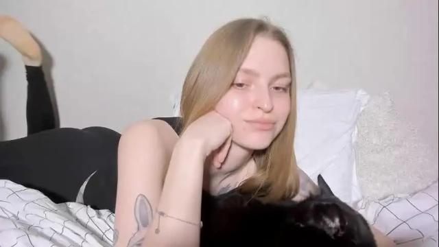Image 10 of mollydangerous Stream on Chaturbate on 3 months ago