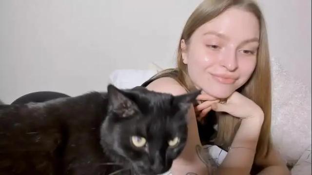Image 8 of mollydangerous Stream on Chaturbate on 3 months ago