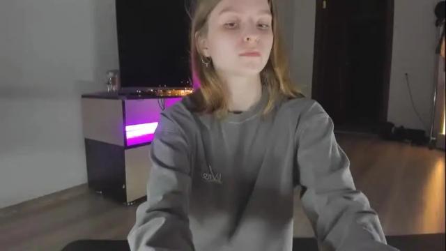 Image 12 of mollydangerous Stream on Chaturbate on 2 months ago