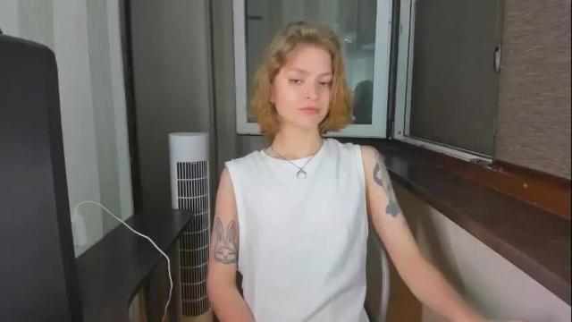 Image 3 of mollydangerous Stream on Chaturbate on 1 month ago