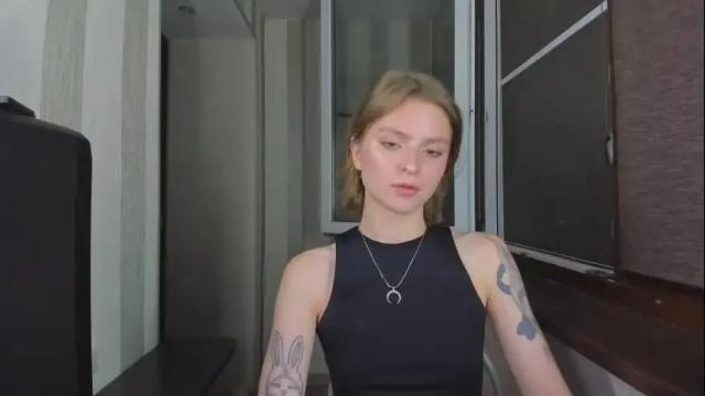 Image 3 of mollydangerous Stream on Chaturbate on 1 month ago
