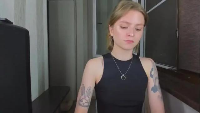 Image 8 of mollydangerous Stream on Chaturbate on 1 month ago