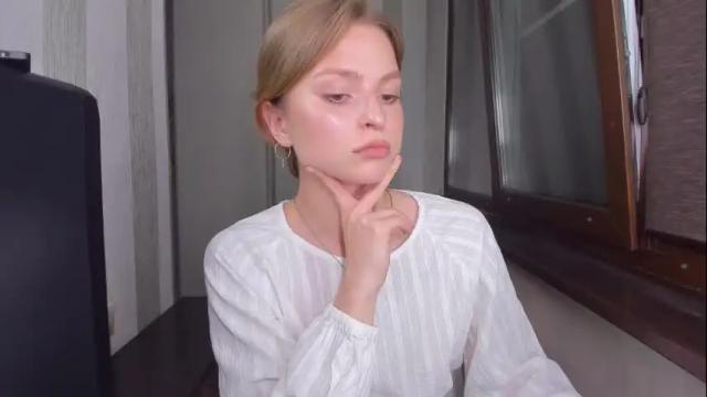 Image 10 of mollydangerous Stream on Chaturbate on 1 month ago