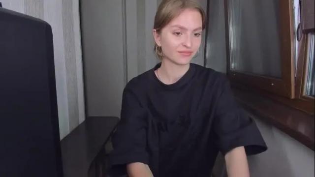 Image 2 of mollydangerous Stream on Chaturbate on 1 month ago