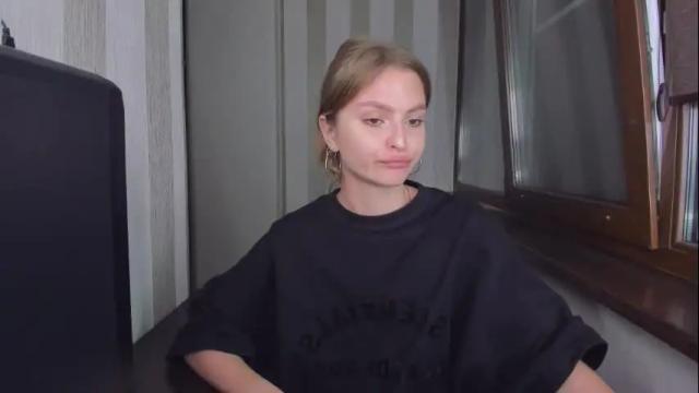 Image 7 of mollydangerous Stream on Chaturbate on 1 month ago