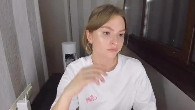 Image 6 of mollydangerous Stream on Chaturbate on 13 days ago