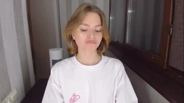 Image 8 of mollydangerous Stream on Chaturbate on 13 days ago