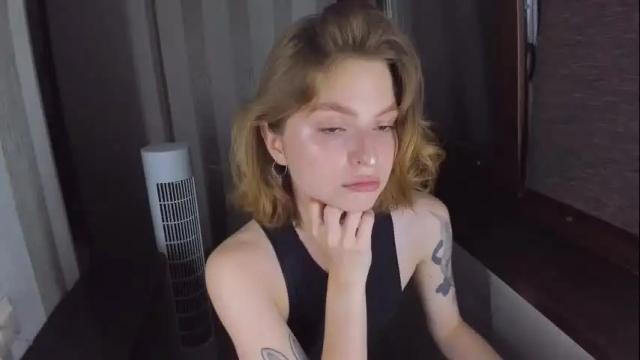 Image 4 of mollydangerous Stream on Chaturbate on 5 days ago