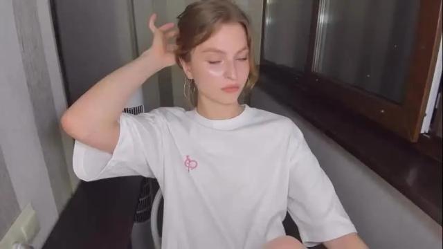 Image 2 of mollydangerous Stream on Chaturbate on 1 day ago