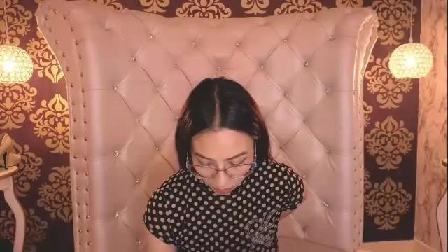 Image 2 of mollyevanss1 Stream on Chaturbate on 24 days ago