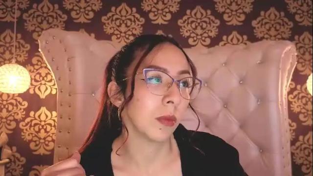Image 3 of mollyevanss1 Stream on Chaturbate on 23 days ago