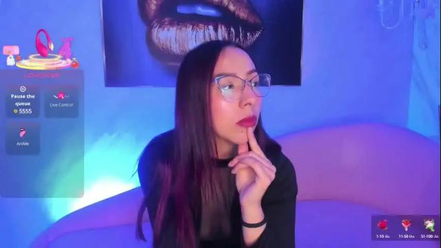 Image 2 of mollyevanss1 Stream on Chaturbate on 17 days ago